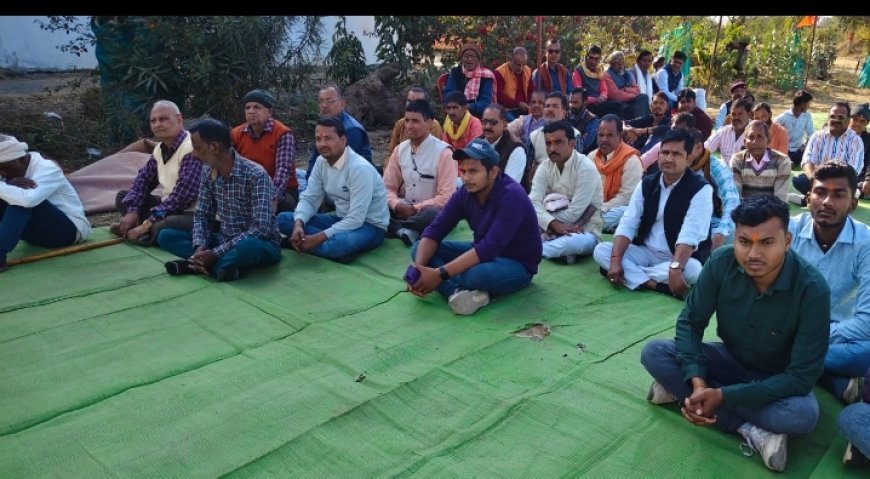 राष्ट्र की मजबूती और हिन्दू समाज की एकजुटता के लिये संघ का निर्माण -- दीपक नामदेव  अनूपपु्र के रजहाधाम हनुमान मन्दिर मे  हिन्दू सम्मेलन सम्पन्न