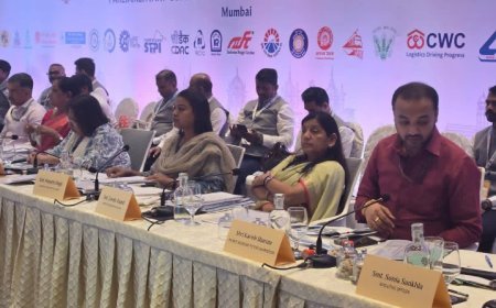 नारी शक्ति वंदन अधिनियम देश की आधी आबादी का पूरा हक -- हिमाद्री  सिंह   09 - 14 अप्रैल तक मुंबई - हैदराबाद महिला संसद मे सांसद कर रहीं विचार विमर्श